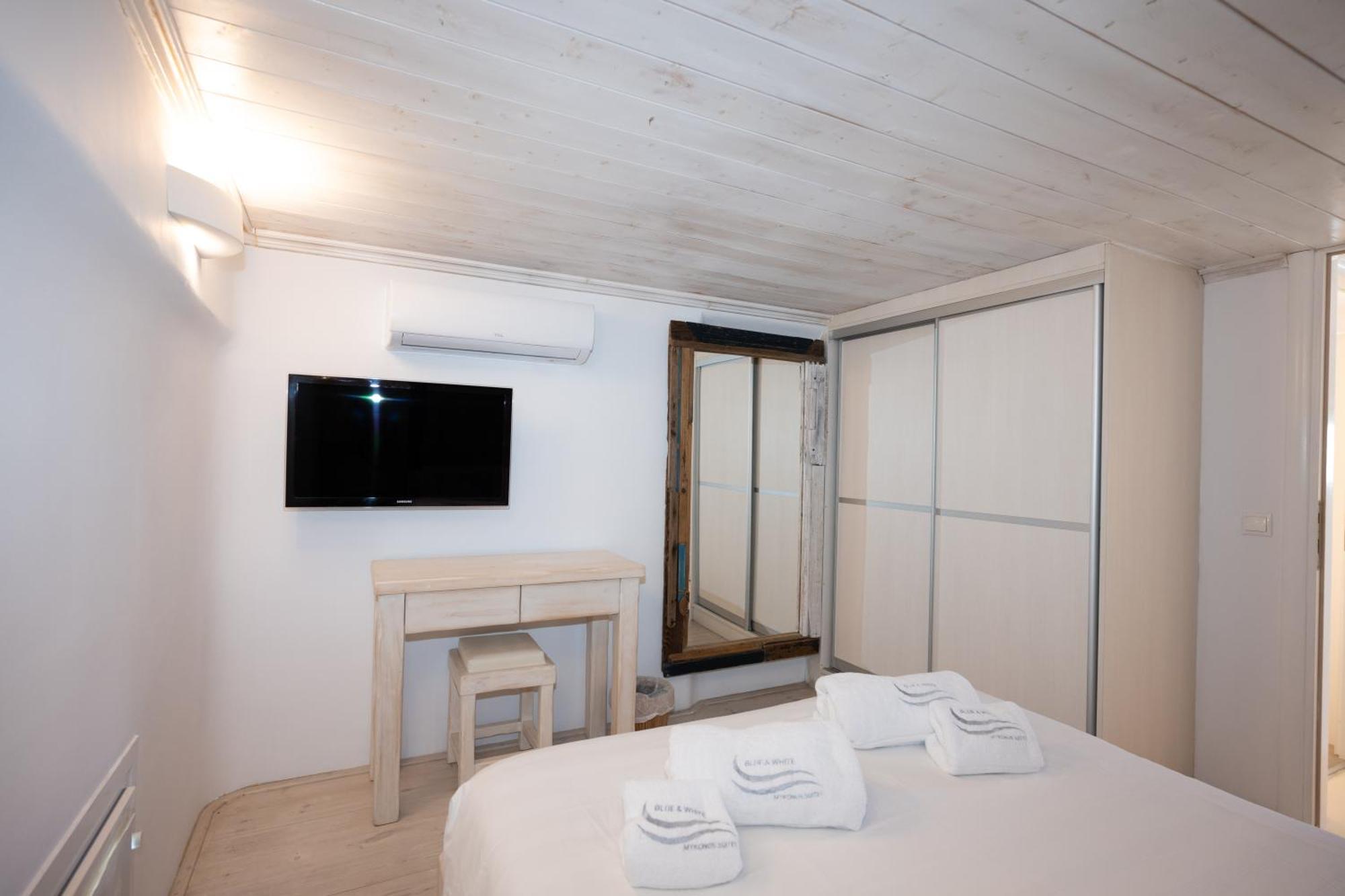 Blue, White And Grey Suites Орнос Екстер'єр фото